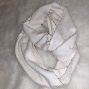 White Old Navy infinity scarf